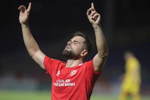 Peter Makrillos: V-League chơi trực diện, năng nổ hơn