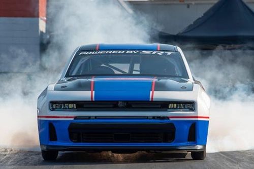 Dodge Charger Drag Pak 2026: Hemi V-8 trở lại cho đường đua