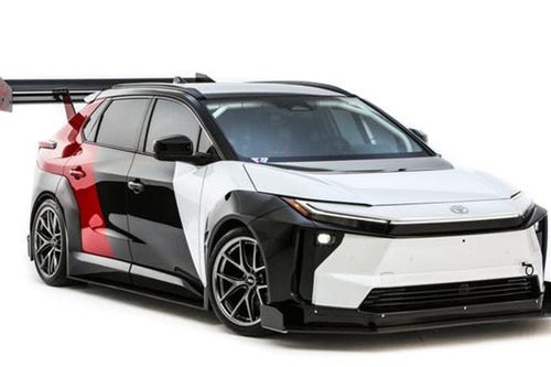 Toyota bZ Time Attack: SUV điện hóa thân thành xe đua 400 mã lực