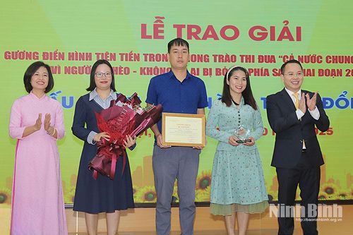 Lễ trao giải Cuộc thi viết về gương điển hình tiên tiến trong phong trào thi đua xây dựng nông thôn mới và giảm nghèo bền vững