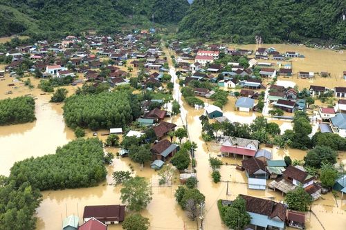 Bộ Chính trị chỉ đạo khẩn trương khắc phục hậu quả bão số 12 và mưa, lũ sau bão gây ra