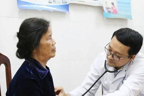 Bệnh viện Đa khoa tỉnh: Khám, tư vấn và cấp phát thuốc miễn phí cho người dân