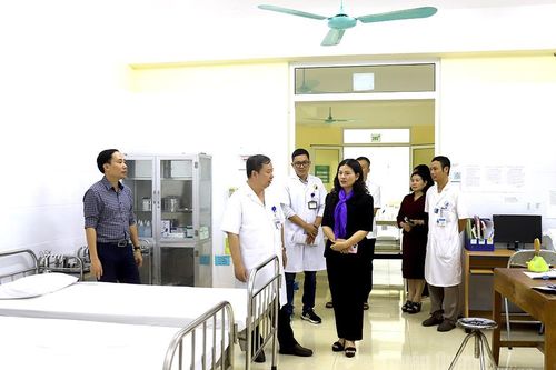 Phó Chủ tịch UBND tỉnh Vương Ngọc Hà kiểm tra tại Bệnh viện Y dược cổ truyền và Trung tâm công tác xã hội