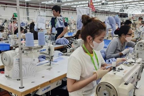 Doanh nghiệp chung tay hỗ trợ người lao động ảnh hưởng mưa lũ
