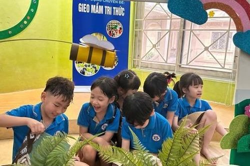 Trông con ngoài giờ học 12.000 đồng/giờ: Phụ huynh nói gì?