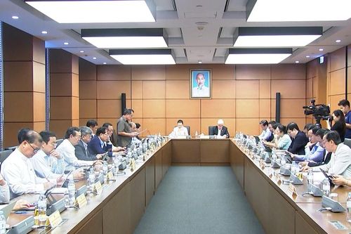 Phân cấp mạnh nhưng phải kiểm soát chặt thẩm quyền ủy nhiệm điều ước quốc tế