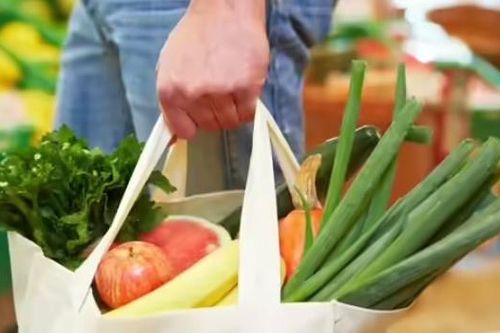 Mua rau sau khi đi bộ buổi sáng có thể giúp bạn sống lâu hơn
