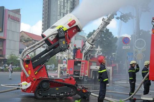 Hơn 3.000 người tham gia diễn tập chữa cháy, cứu nạn, cứu hộ tại tòa nhà Saigon Centre