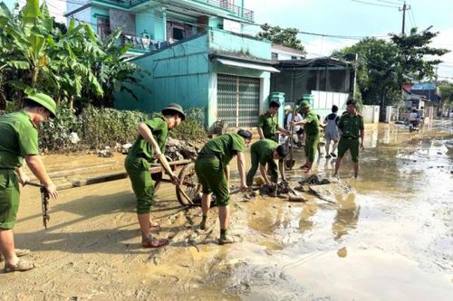 34 người chết, mất tích do mưa lũ miền Trung