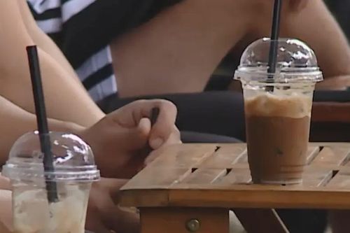 Loại bỏ đồ nhựa dùng một lần để du lịch xanh