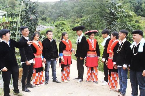 Nét đẹp trang phục dân tộc Dao ở Cao Bằng