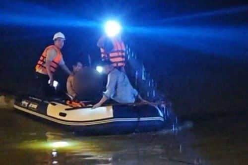 Tìm thấy thi thể nam sinh 18 tuổi bị lũ cuốn trôi ở Huế