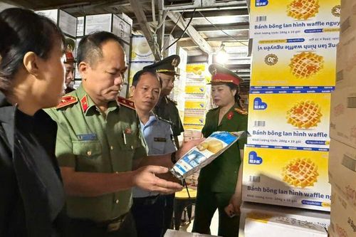 Giám đốc Công an Hà Nội đến làng nghề La Phù
