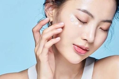 Làm thế nào để chăm sóc làn da nhạy cảm?