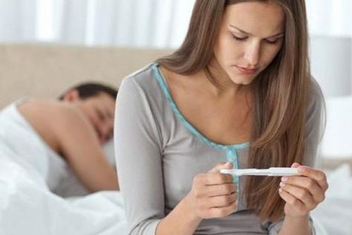 Tưởng vợ hiếm muộn, đi khám phát hiện... chồng vô sinh