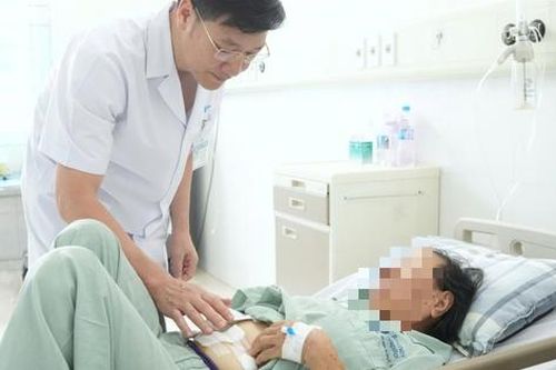Ca mổ cứu cụ bà 85 tuổi bị ung thư dạ dày mắc nhiều bệnh nền nguy hiểm