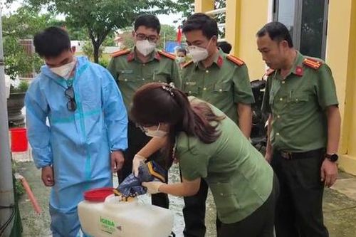Lũ lịch sử gây ngập 47 cơ sở y tế ở Huế, chủ động phòng dịch sau lũ