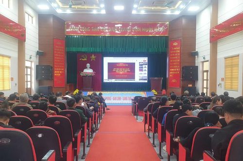 Hưng Yên: Triển khai lớp học trực tuyến 'Bình dân học vụ số'