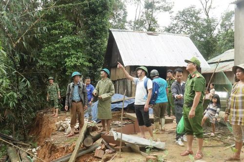 Đà Nẵng: Xã Avương di dời khẩn cấp 19 hộ dân khỏi vùng sạt lở nguy hiểm