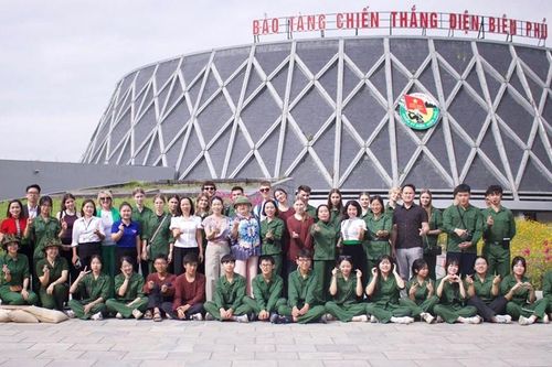 Lan tỏa tinh thần Chiến thắng Điện Biên Phủ đến học sinh thành phố Saint Petersburg, LB Nga