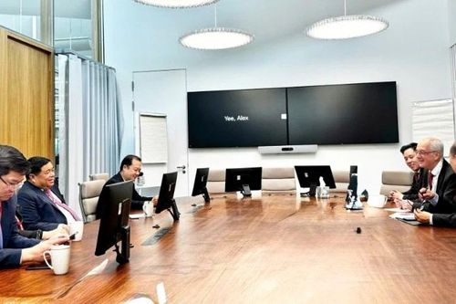 Phó Thủ tướng Nguyễn Chí Dũng thăm và làm việc với Tập đoàn AstraZeneca