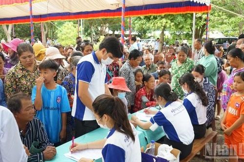 Lan tỏa tinh thần sẻ chia qua các hoạt động thiện nguyện tại Campuchia