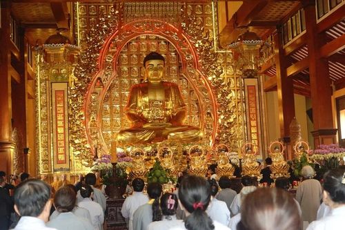 Trang trọng Lễ dâng y Kathina Hoàng gia Thái Lan tại chùa Việt Nam Quốc Tự