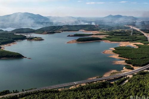 Bộ Xây dựng bàn giao đoạn cao tốc Vũng Áng-Bùng về Cục Đường bộ Việt Nam quản lý