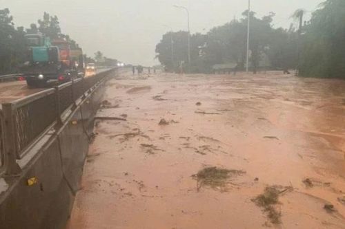 Nhiều tuyến đường khu vực phía đông Lâm Đồng bị sạt lở cát