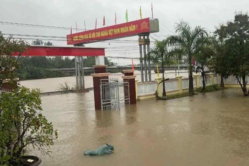 Quảng Ngãi: Nhiều nơi tái ngập sau mưa lớn sáng 1-11