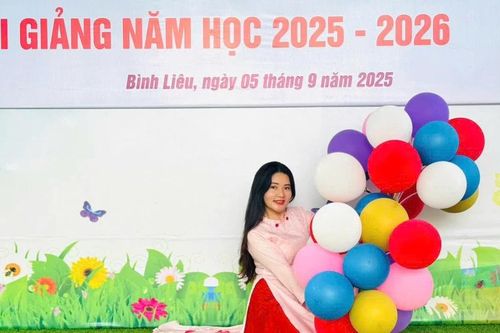 Cô giáo người Tày hơn 20 năm 'ươm mầm non' trên vùng cao