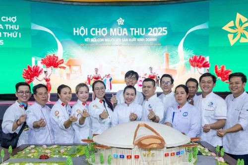 Kỷ lục tại Hội chợ Mùa Thu 2025: Mô hình bằng xôi hơn 500kg
