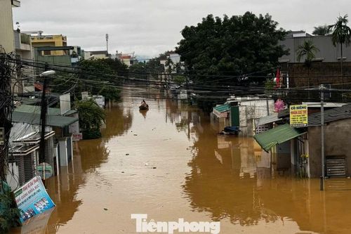 Quảng Ngãi mưa lớn kéo dài, nguy cơ sạt lở và lũ chồng lũ tái diễn