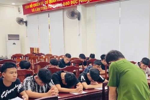 20 đối tượng mang kiếm, bịt mặt tìm đánh nhau gây náo loạn ở Gia Lai