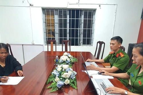 Người mẹ ném con trai 18 tháng tuổi xuống giếng sâu