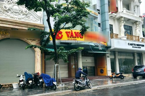 Cảnh bất ngờ trên 'phố vàng' ở Thanh Hóa sau khi công an phong tỏa khu vực