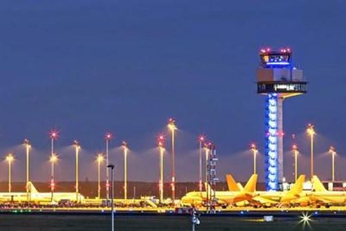 Sân bay Berlin, Đức tê liệt do drone lạ xuất hiện
