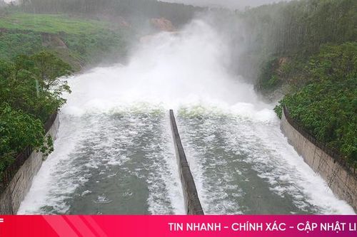 Mưa ngớt, hồ Kẻ Gỗ giảm lưu lượng xả tràn