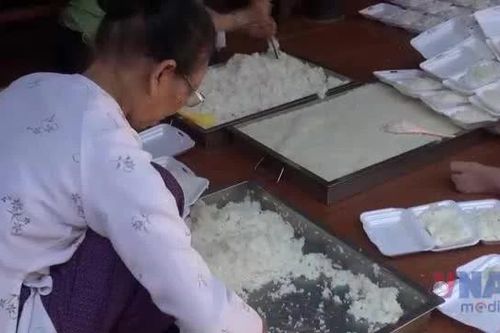 Những suất cơm gửi người dân vùng lũ Lâm Đồng