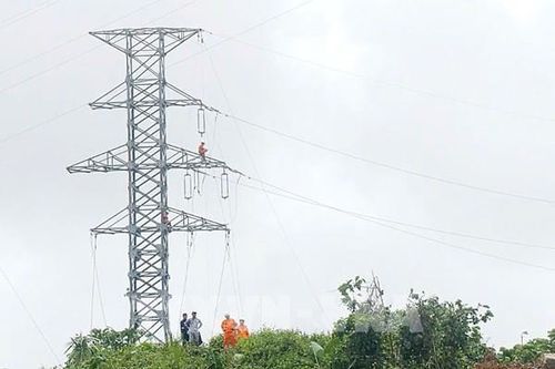 Huế cấp điện trở lại cho gần 100% khách hàng sau lũ đặc biệt lớn