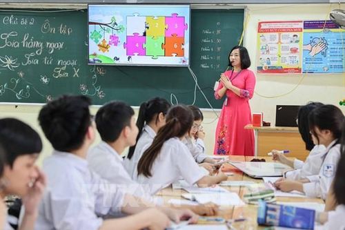 Học sinh Hà Nội sẽ không được dùng điện thoại khi học tập trên lớp