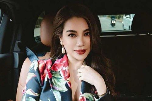 Chiếc xe gần 2 tỷ của Trương Ngọc Ánh