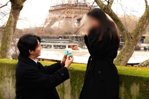 Nam ca sĩ nổi tiếng sắp kết hôn với bạn gái làm nhân viên văn phòng