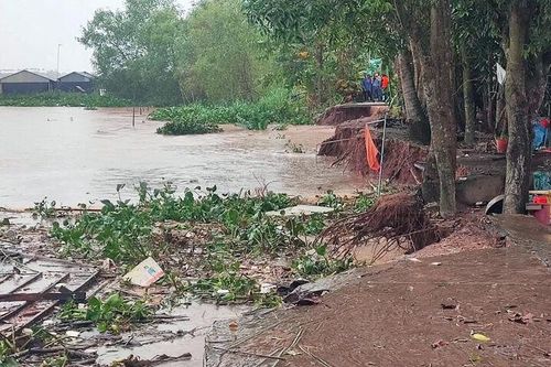 Xã Mỹ Hòa Hưng tiếp tục xảy ra sạt lở bờ sông
