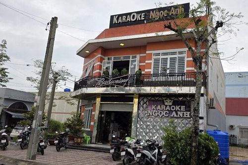 Tạm giữ 24 đối tượng dương tính với ma túy ở Karaoke Ngọc Anh