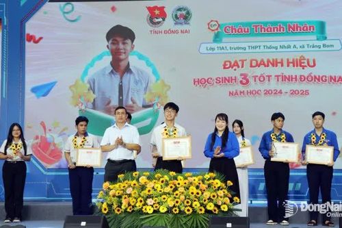 Tuyên dương 26 cá nhân đạt danh hiệu 'Học sinh 3 tốt' năm học 2024-2025