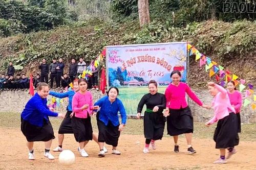 Cốc Lầu quan tâm phát triển thể thao quần chúng