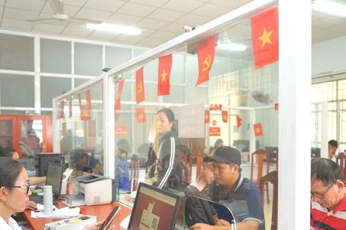 Lâm Đồng quy định thời gian làm việc hành chính bắt đầu từ 07 giờ 30 phút sáng