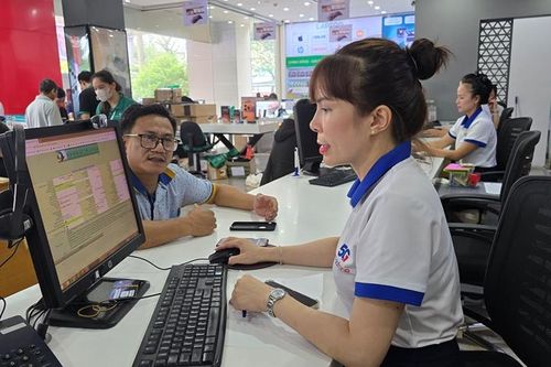 MobiFone mất sóng, người dân loay hoay tìm liên lạc