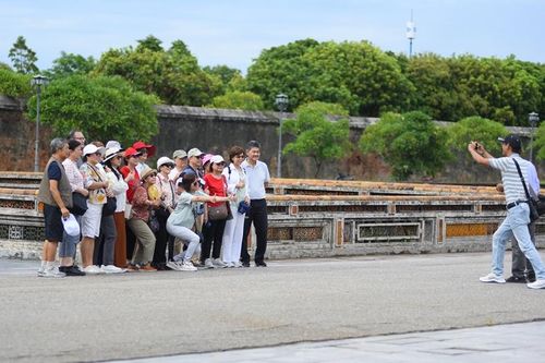Lãnh đạo toàn diện, điều hành linh hoạt, đảm bảo hoàn thành các mục tiêu năm 2025